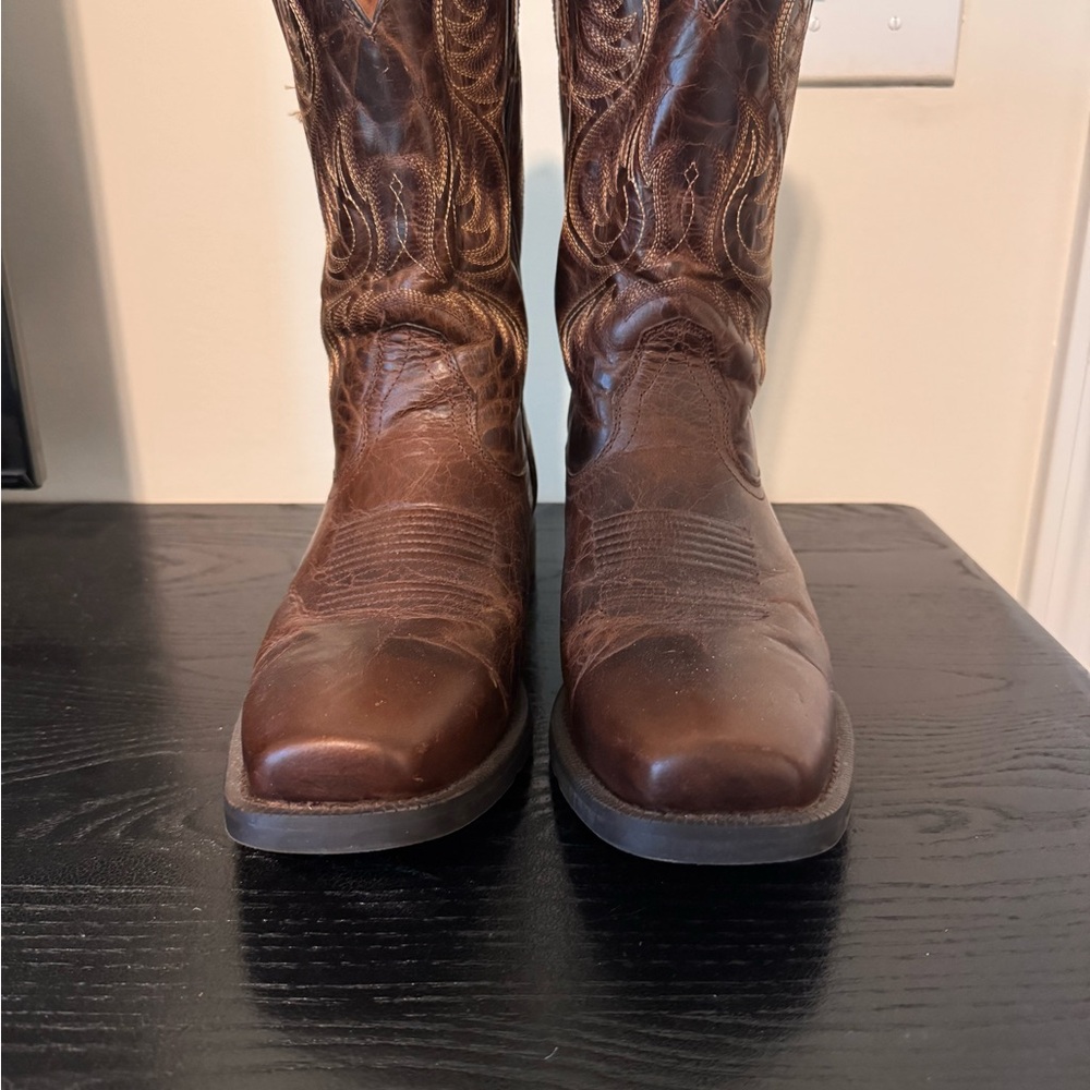 Ariat Brown Embroidered Leather Western Boots